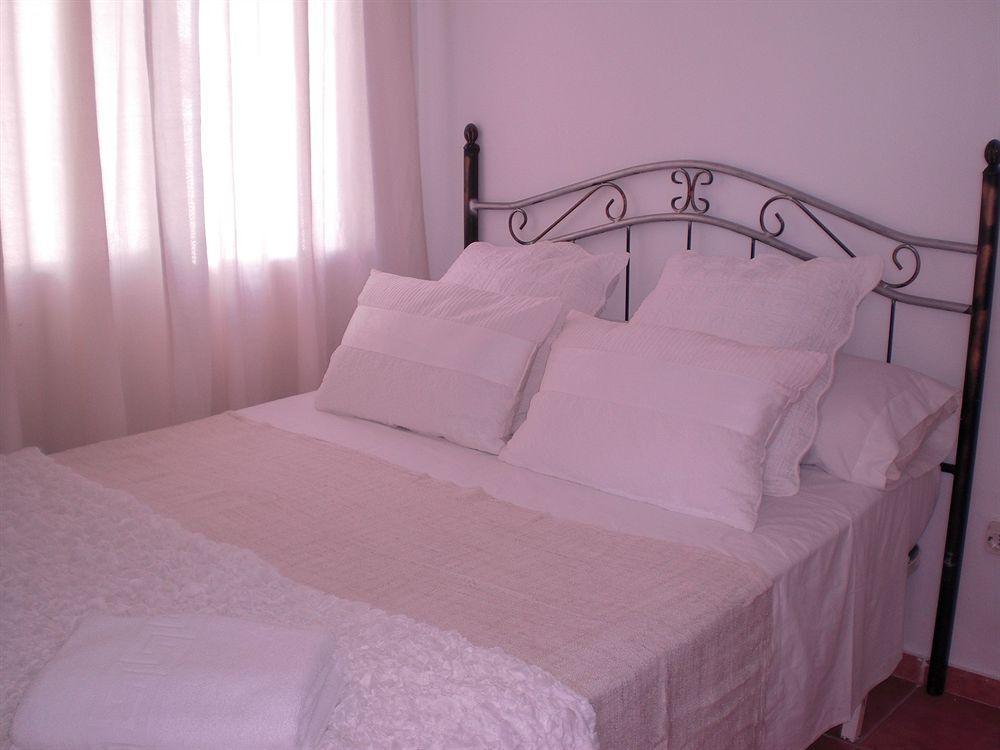 Hostal La Paloma I Калпе Екстериор снимка